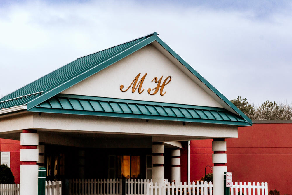 Manor Hills A Willow Ridge Senior Living Community, 4192B Bolivar Rd