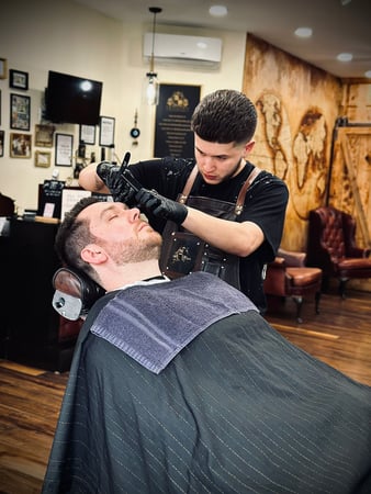 Images Lionsden Barbershop