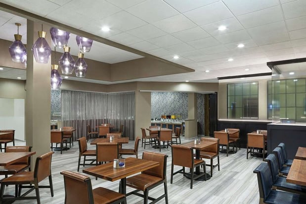 Images DoubleTree by Hilton Hotel Newark Airport