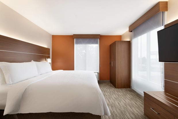 Images Holiday Inn Express & Suites Opelika Auburn by IHG