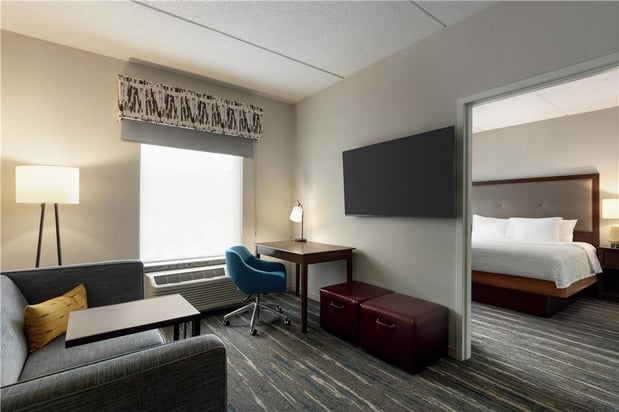 Images Hampton Inn & Suites Pittsburgh/Harmarville
