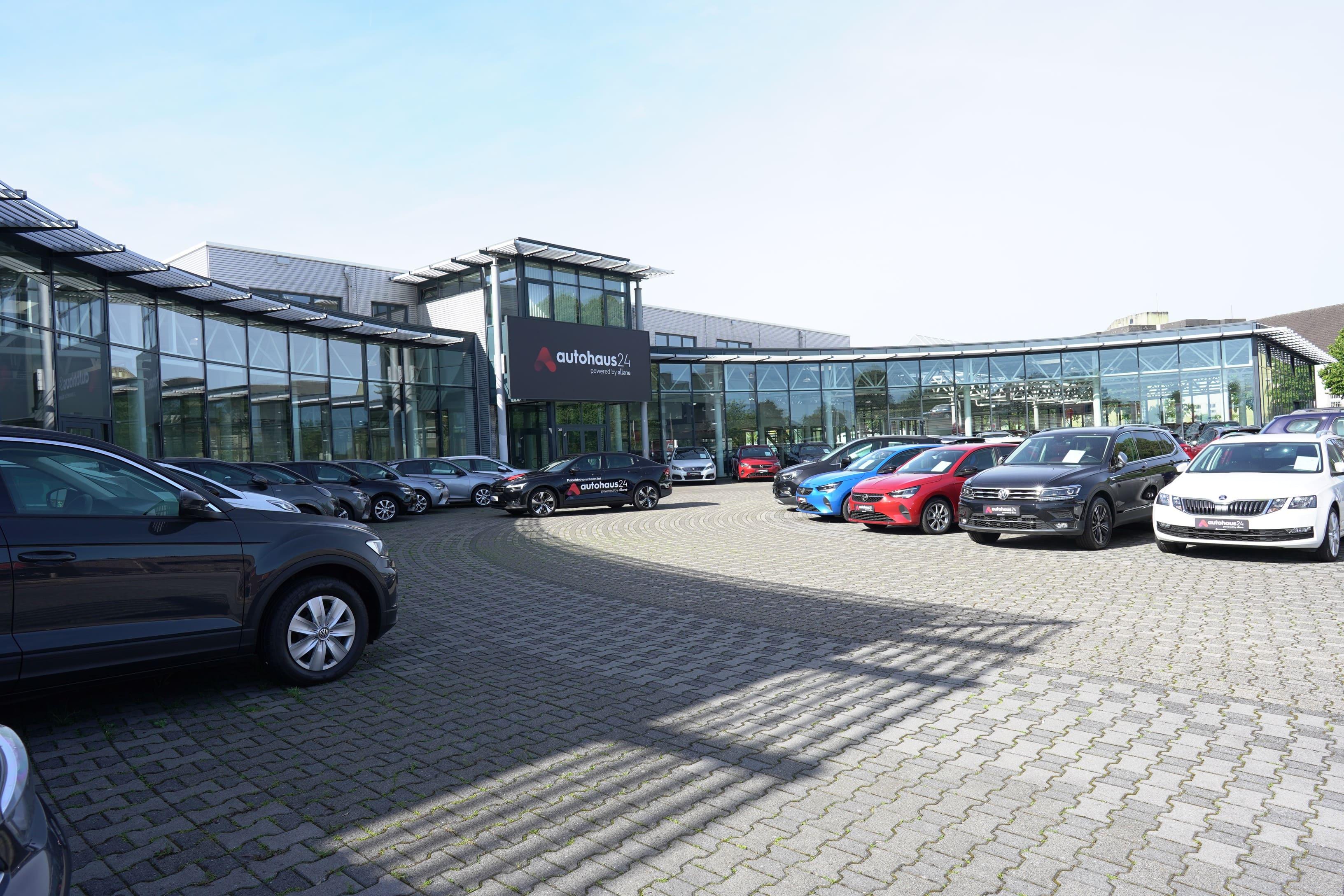 Der Außenbereich des Autohaus24 Standorts in Wuppertal