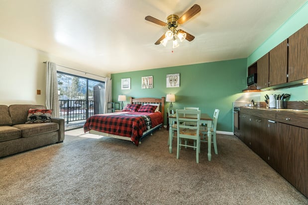 Images Donner Lake Village