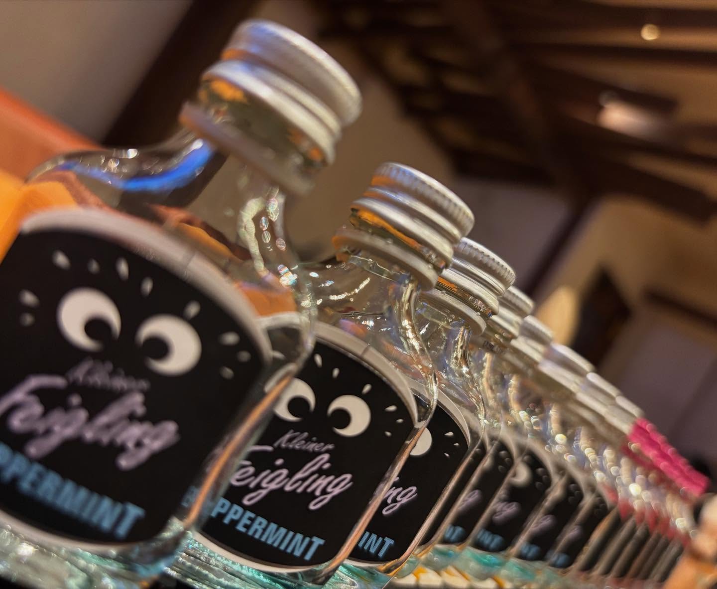 Images Mic & Darts bar Meow