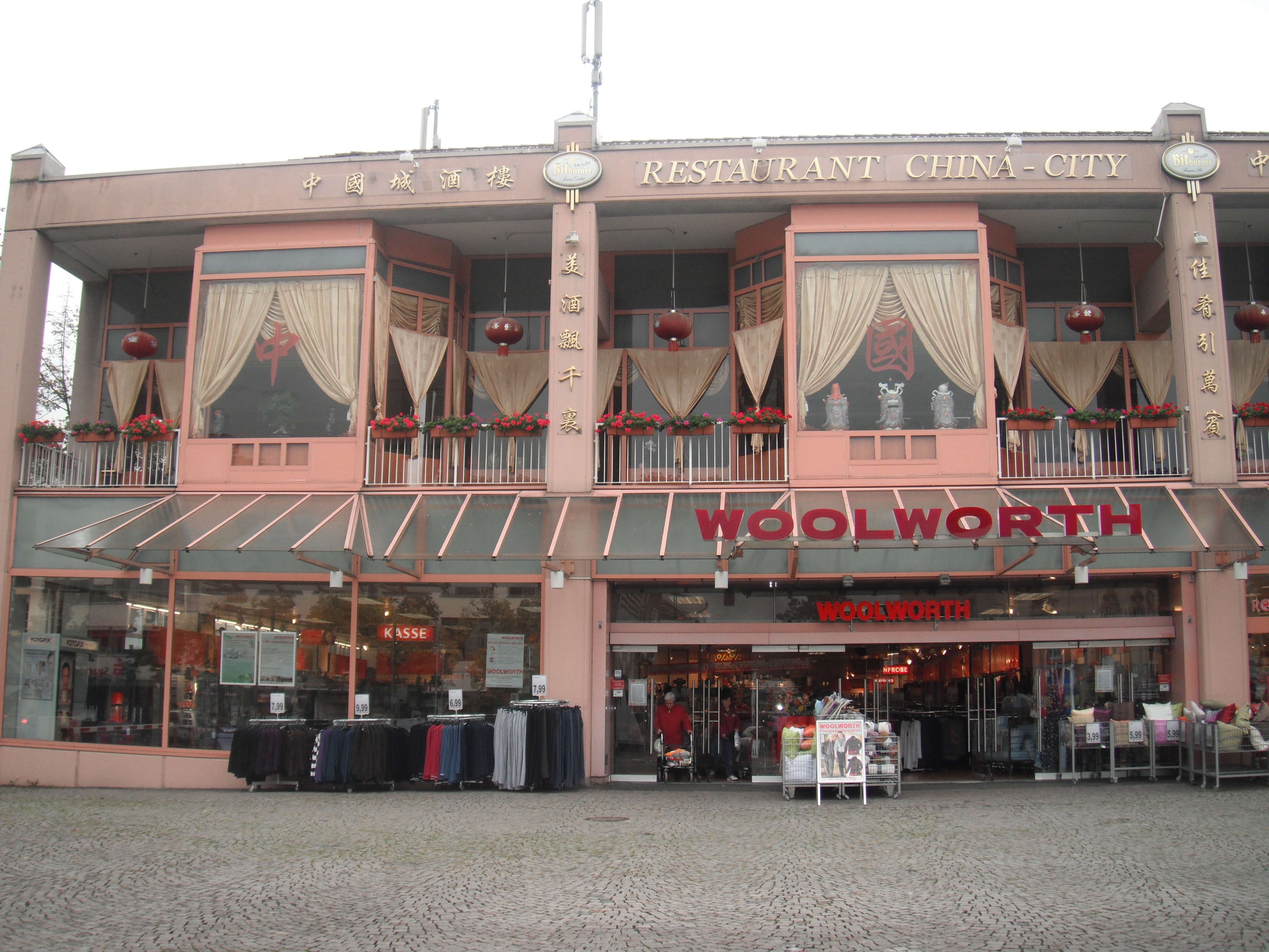 Woolworth, Am Markt 1 in Saarbrücken
