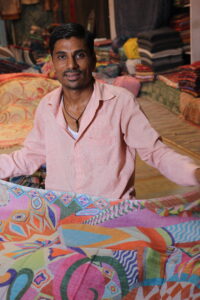 Bild 3 von Schöne Dinge mit Geschichten oder Schöne Dinge mit Geschichten | handverlesene Schals, Tücher und Stolen aus Naturmaterialien