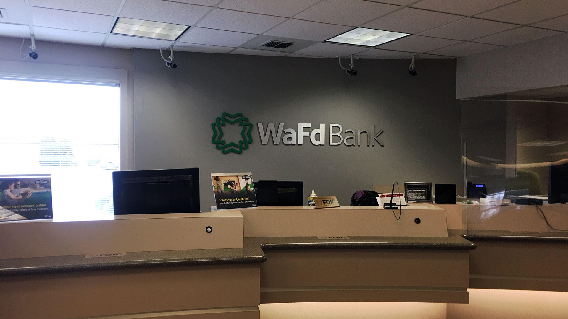 Photo of the WaFd Bank Branch location in Ontario, Oregon. Located at 1448 SW 4th Avenue. Ontario, OR, 97914.