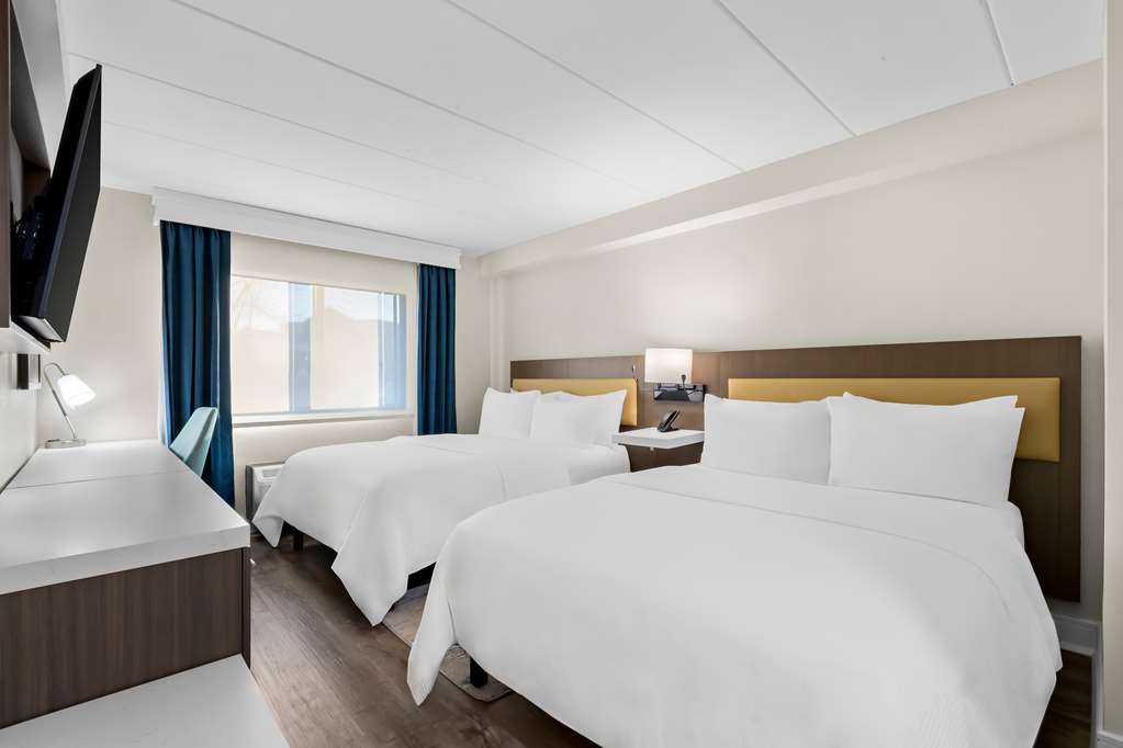 Double Queen Suite