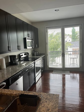 Images De-Luxe Cleaning Services, INC