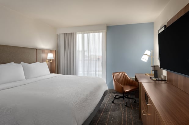 Images Holiday Inn Ontario by IHG