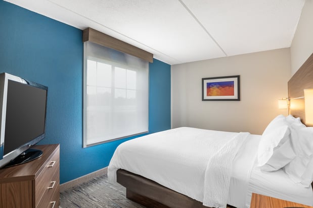 Images Holiday Inn Express & Suites Petersburg - Fort Gregg Adams by IHG