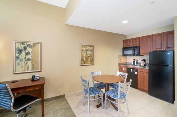 Images Holiday Inn Express Abrams Hall