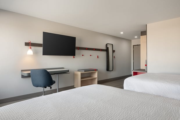 Images avid hotel Oak Creek by IHG