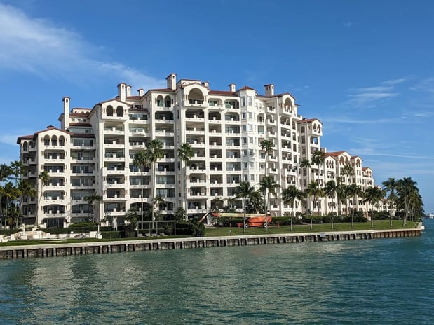 Images Aria Luxe Realty
