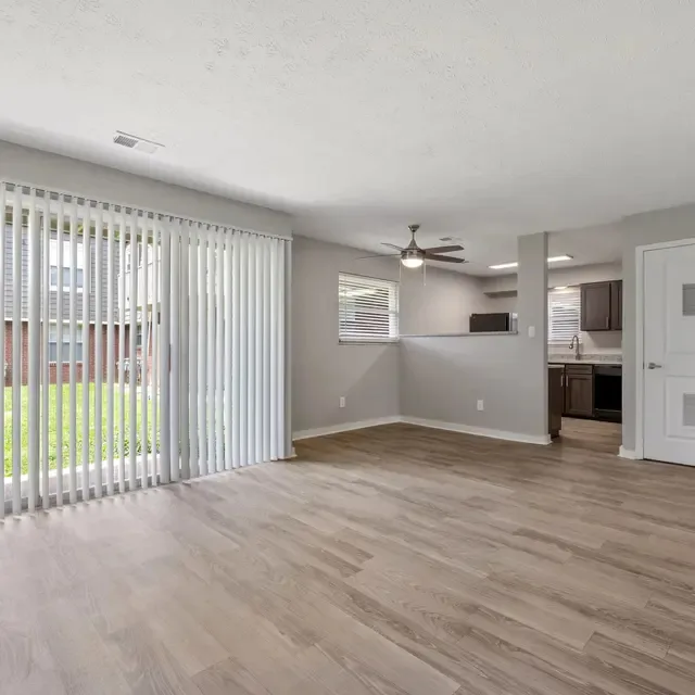 spacious living room at Lexington Square