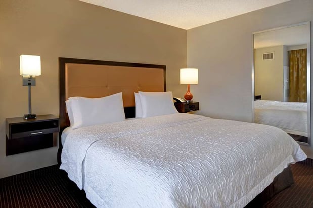 Images Hampton Inn NY-JFK