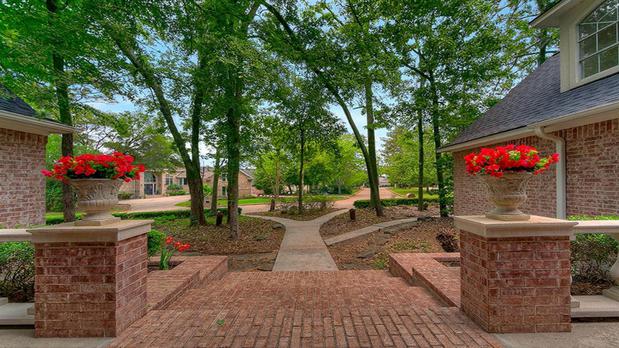 Images Ruth Stultz - Real Estate Agent