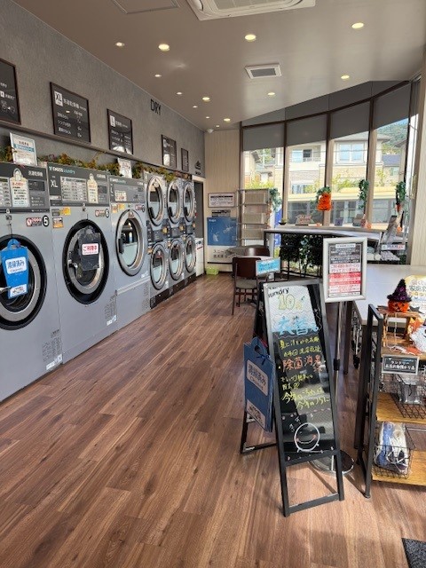 Images ENEOS Laundry 箕面白島店