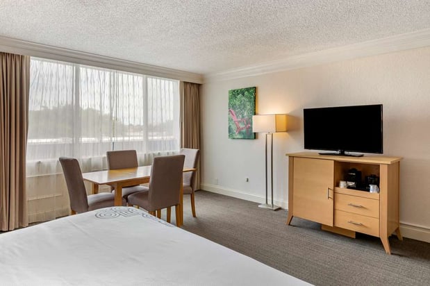 Images Best Western Plus University Inn