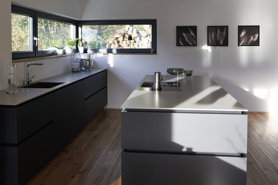 lax hausgeräte GmbH & Co. KG, Hohenstaufenring 47-51 in Köln