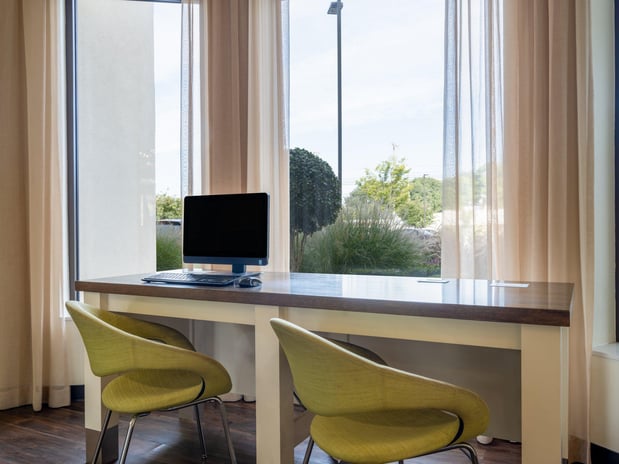 Images Holiday Inn Greensboro Coliseum by IHG