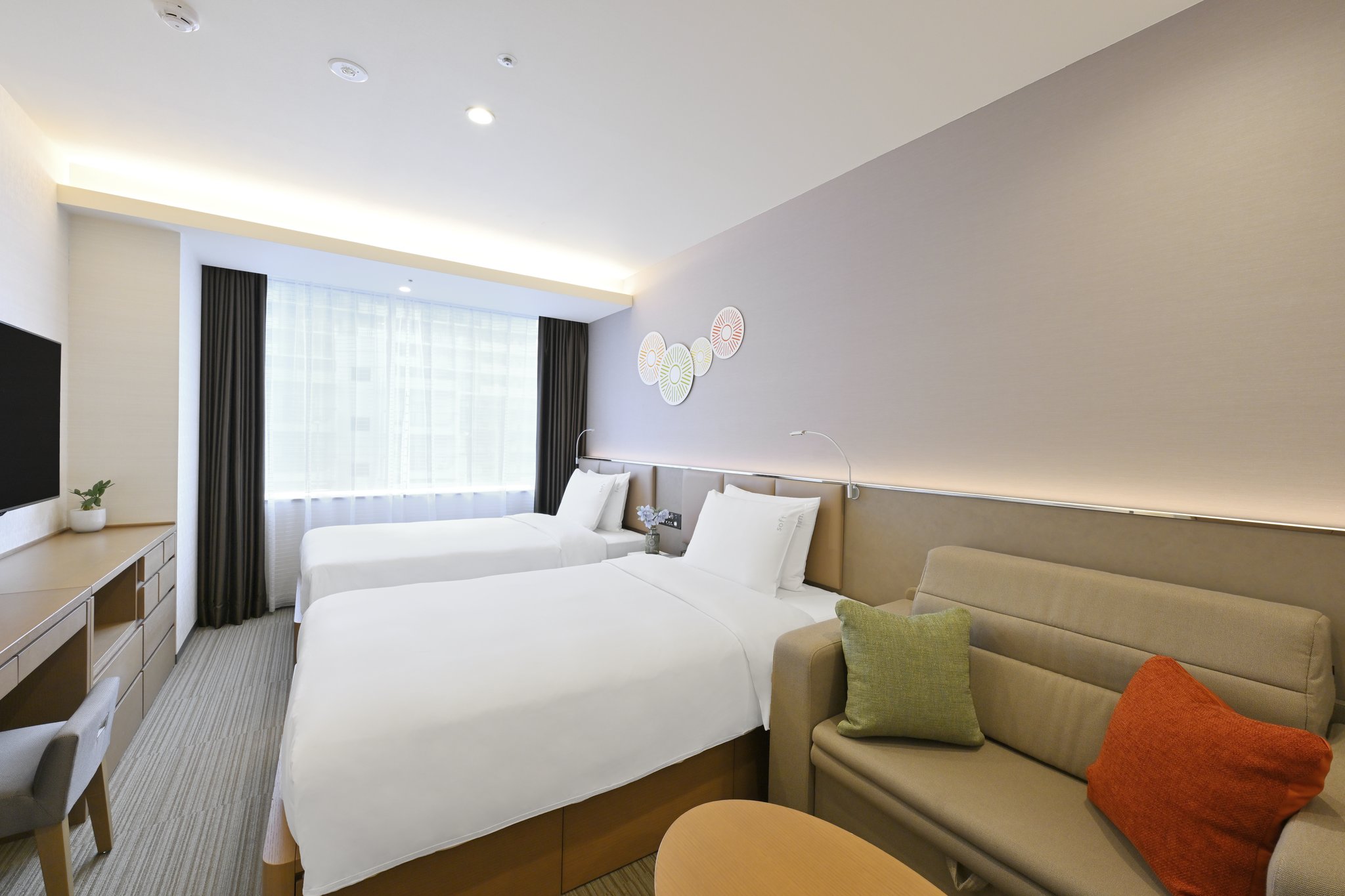 Images Holiday Inn & Suites Shin Osaka by IHG