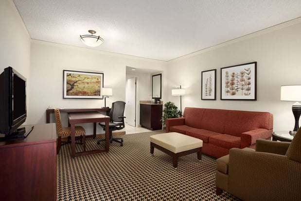 Images Embassy Suites by Hilton Atlanta Perimeter Center