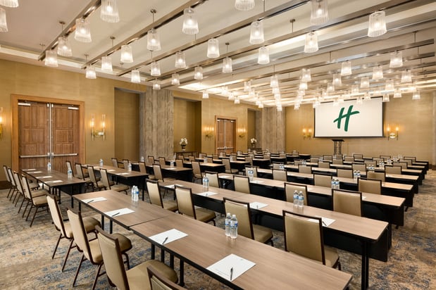 Images Holiday Inn & Suites Nashville Downtown - Broadway by IHG