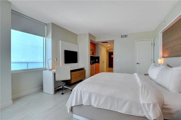 Images Beach House Fort Lauderdale, a Hilton Resort
