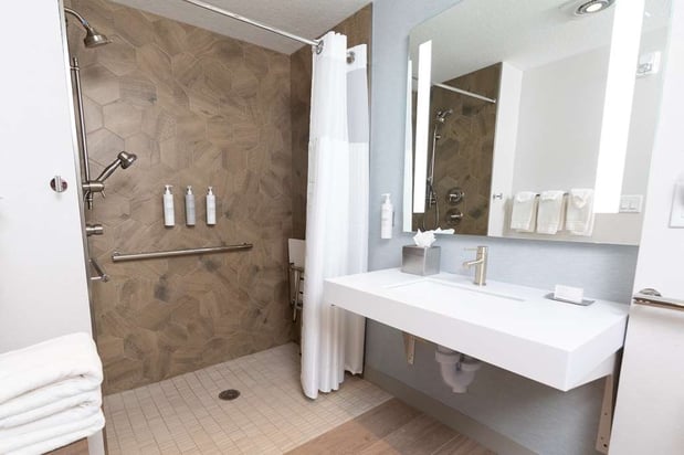 Images Hilton Garden Inn Des Moines Airport