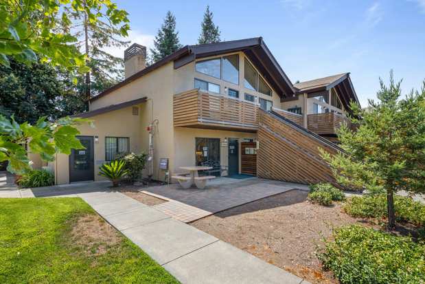 Images Edgewood Apartments