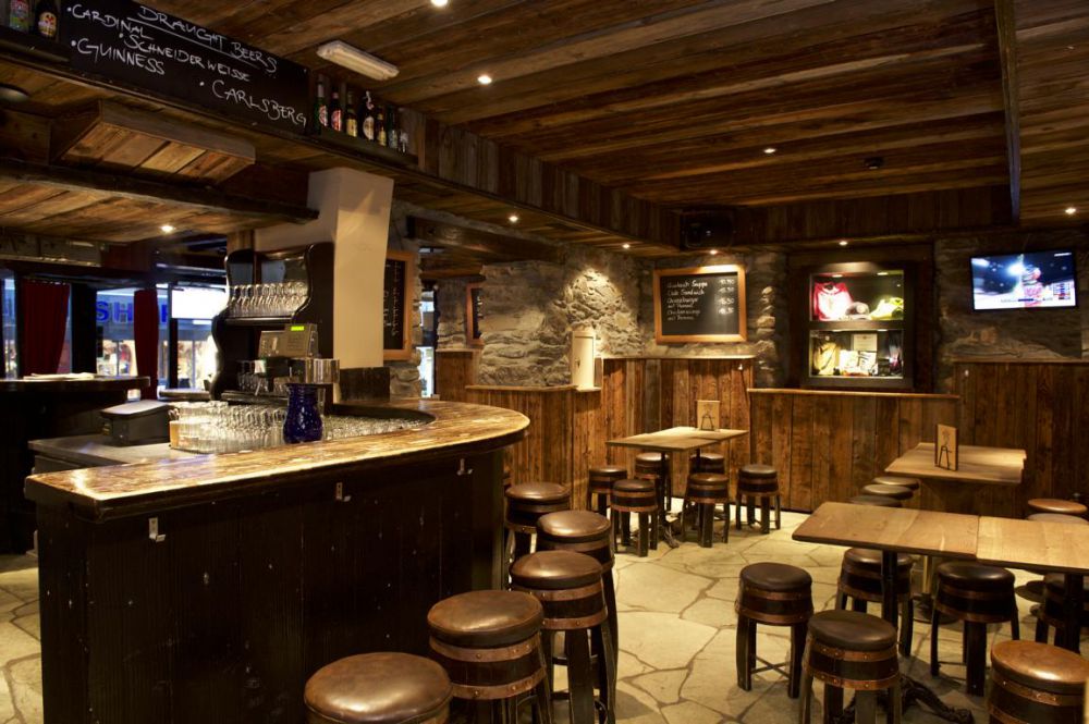 Brown Cow - pub, Bahnhofstrasse 41 in Zermatt