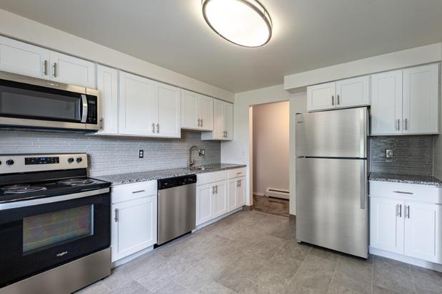 Images Glenbrook Manor Apartment Homes