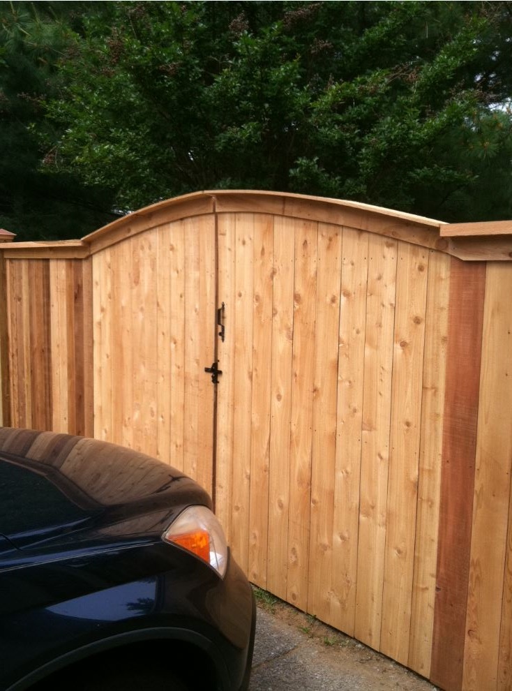 privacy fence and gate by Pro-Line Fence