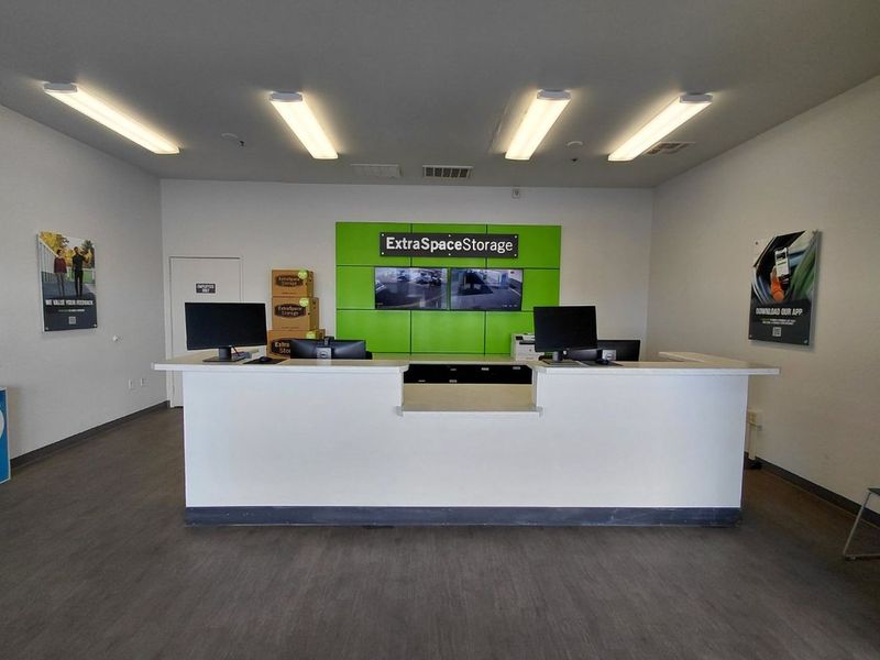 Images Extra Space Storage