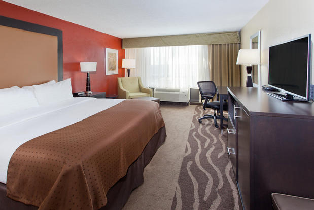 Images Holiday Inn Shreveport Downtown, an IHG Hotel