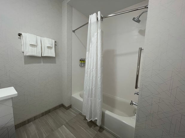 Images Holiday Inn Express & Suites Ft. Smith - Airport by IHG