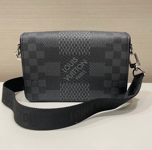 Images KOMEHYO（コメ兵）買取センターekimoなんば