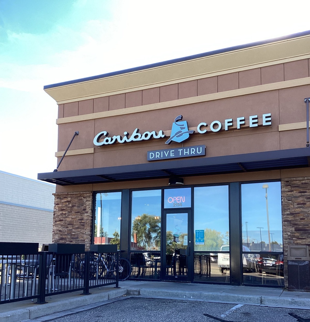 Storefront of the Caribou Coffee at 2114 Hastings Way in Eau Claire