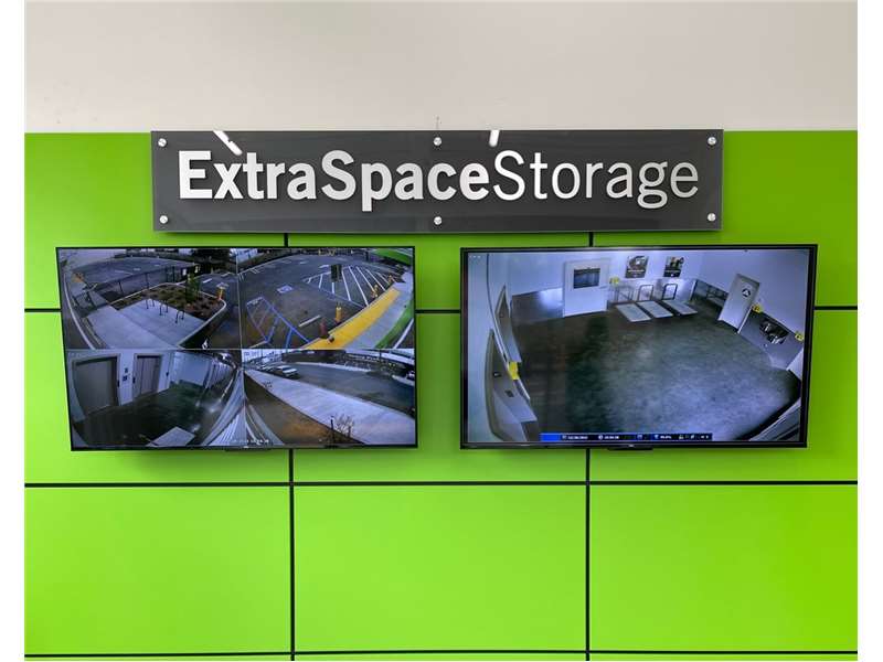 Keypad Extra Space Storage Reseda (818)572-0455
