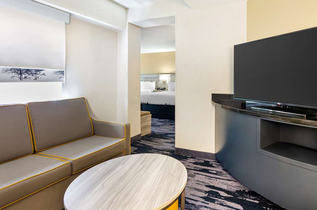 Double Queen Suite