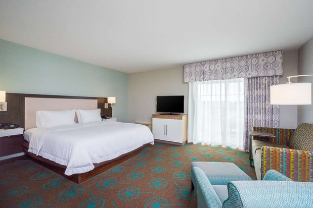 Images Hampton Inn & Suites Chincoteague-Waterfront