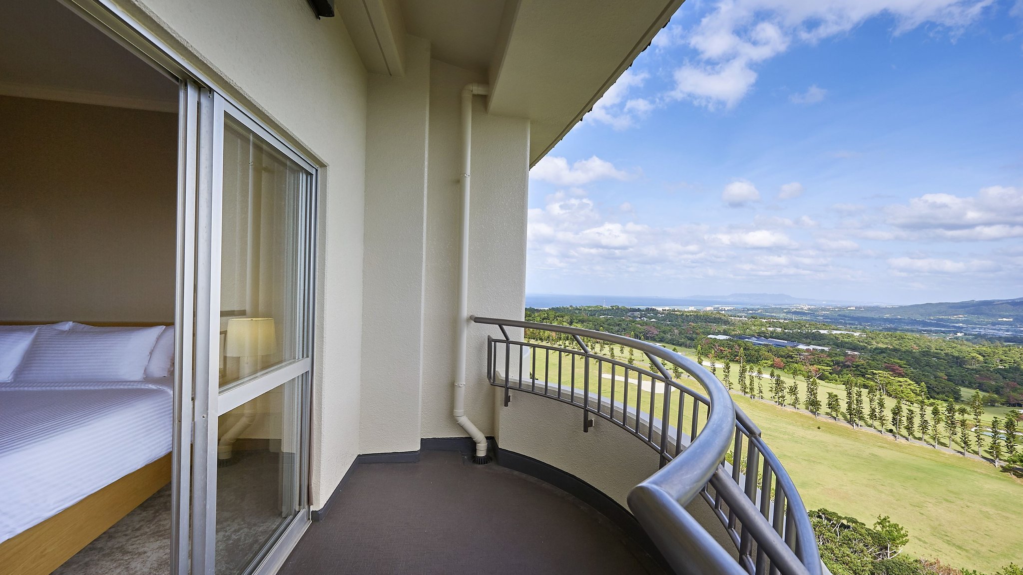 Images ANA Crowne Plaza Resort Okinawa Uruma Hills by IHG