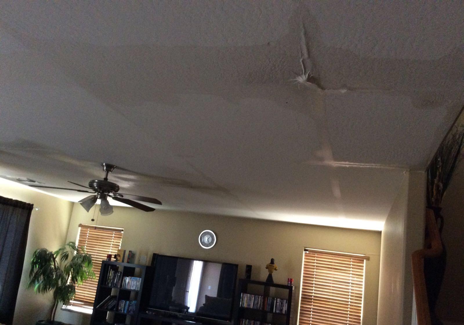 Leaky pipes in your ceiling can lead to major water damage in your Glendale home. Call SERVPRO of Peoria/W. Glendale for water mitigation.