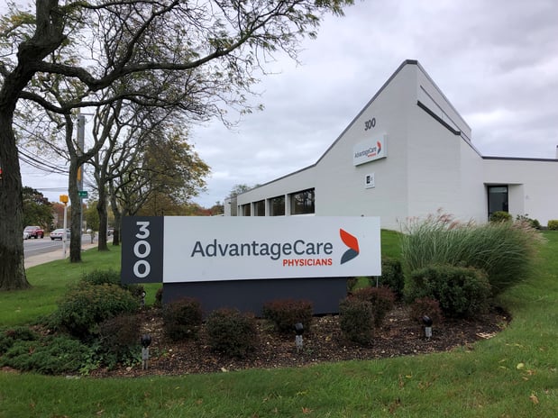 Images AdvantageCare Physicians - Babylon Medical Office