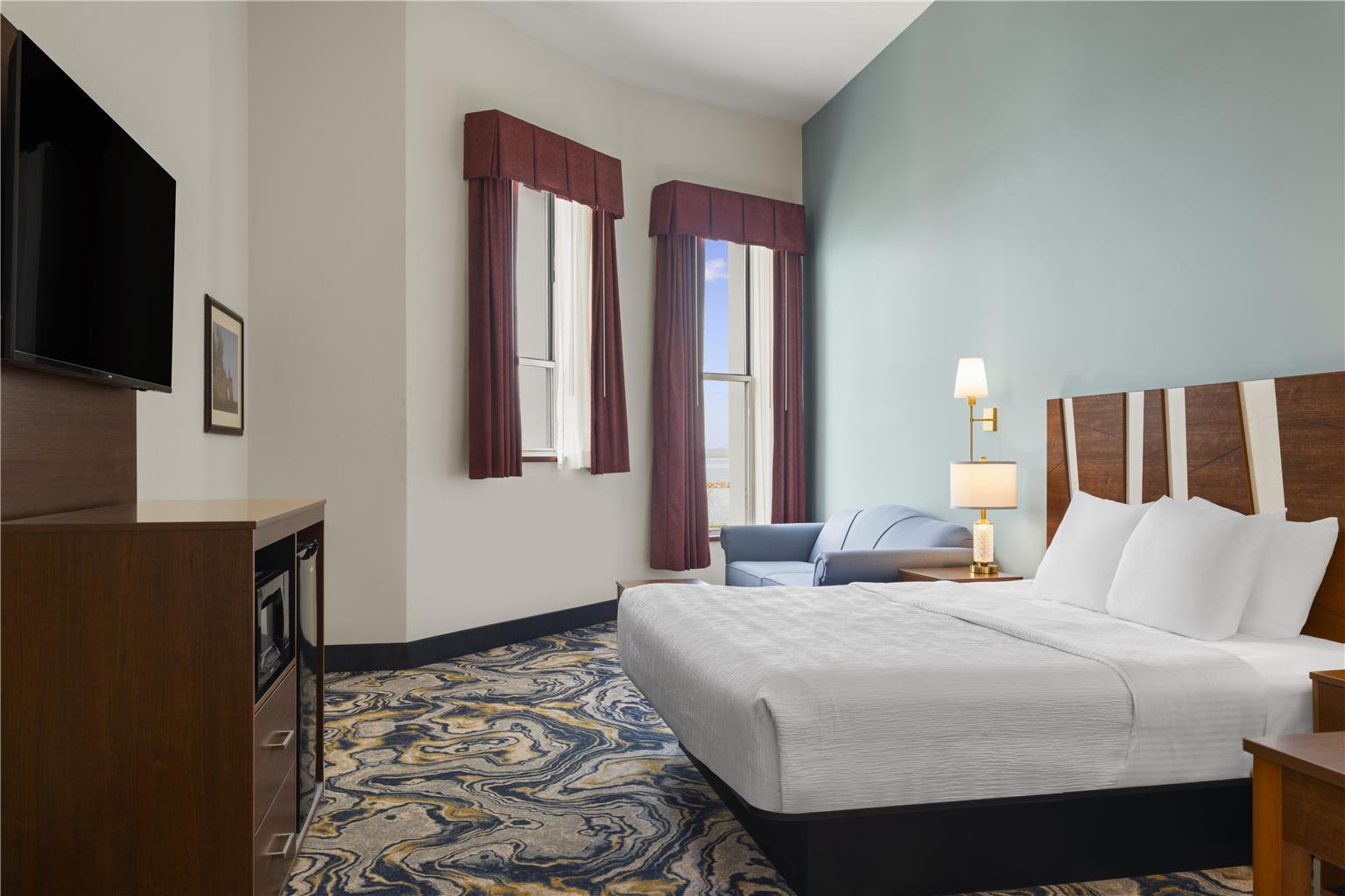 King Room with Sofa Bed
