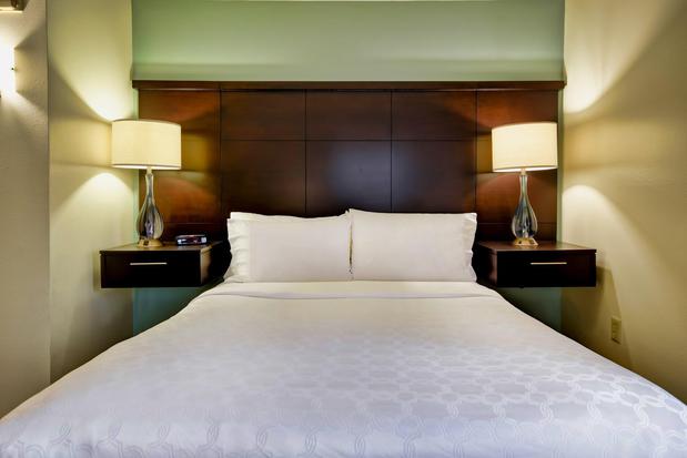 Images Staybridge Suites Middleton/Madison-West by IHG