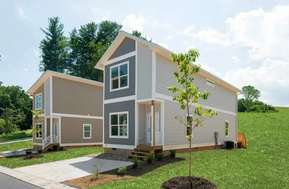 Belle Meadow Homes features beautifully crafted single detached homes with custom-built designs.