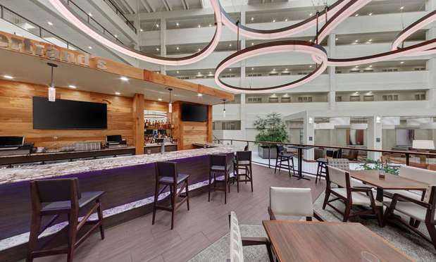 Images Embassy Suites by Hilton Milwaukee Brookfield
