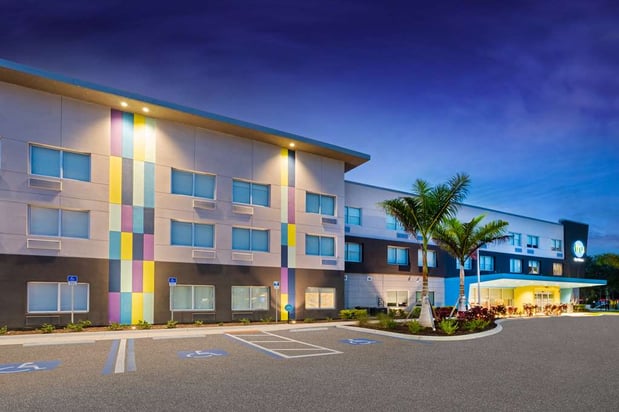 Images Tru by Hilton Bradenton I 75